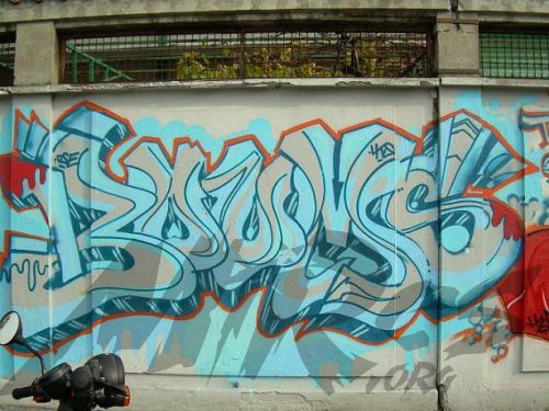 BOOMS